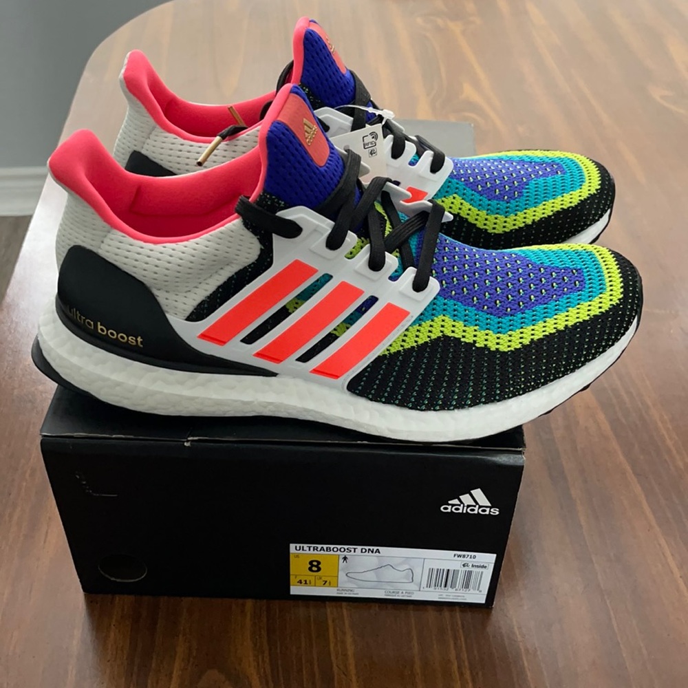 Adidas ULTRABOOST DNA